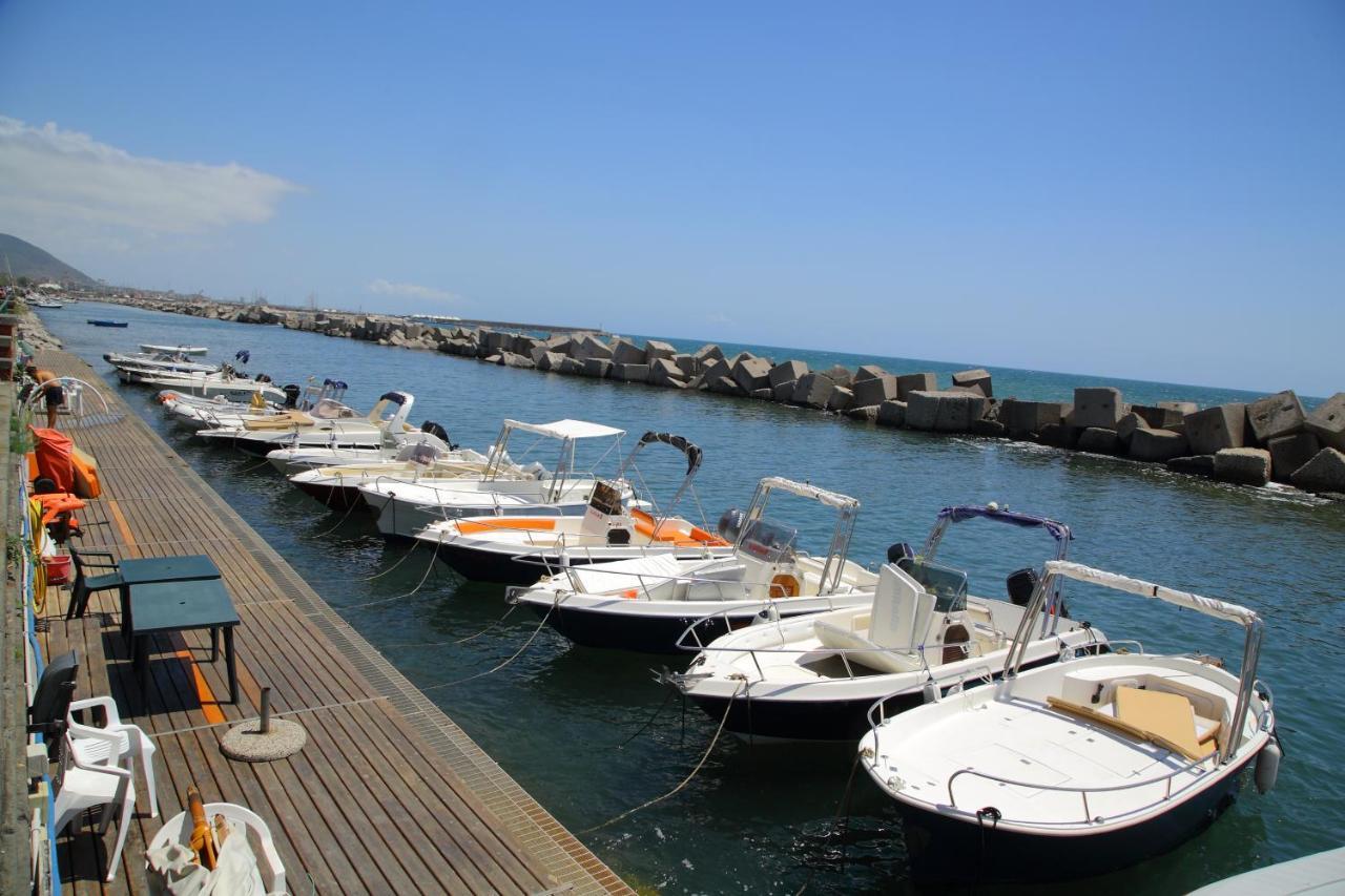 Salerno Mare E Luci Deluxe Lägenhet Exteriör bild