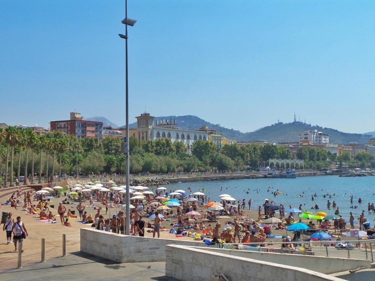 Salerno Mare E Luci Deluxe Lägenhet Exteriör bild