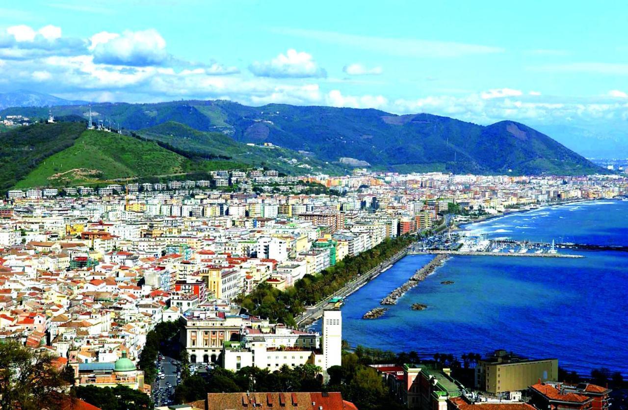 Salerno Mare E Luci Deluxe Lägenhet Exteriör bild