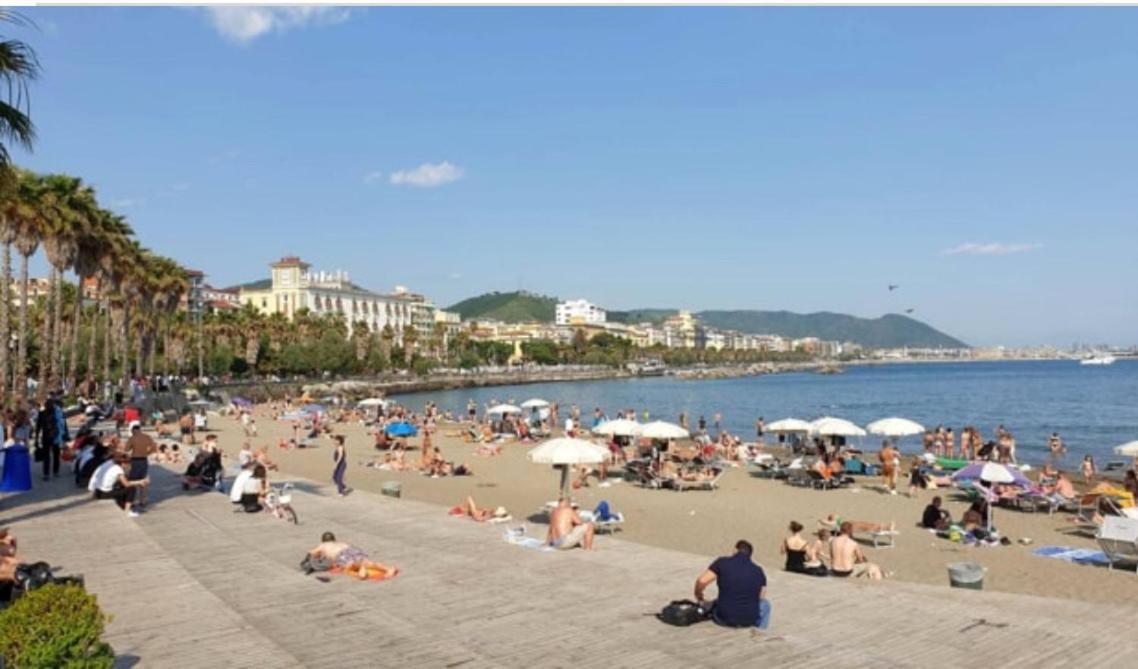 Salerno Mare E Luci Deluxe Lägenhet Exteriör bild