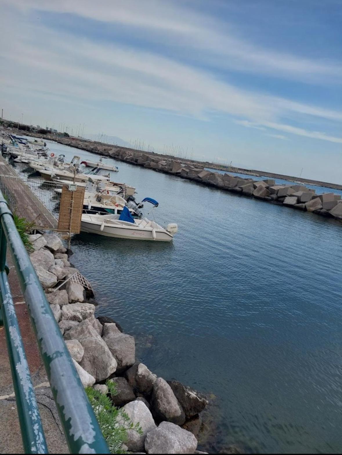 Salerno Mare E Luci Deluxe Lägenhet Exteriör bild
